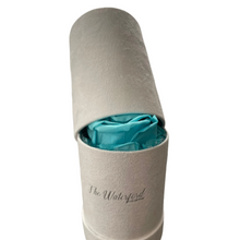 Load image into Gallery viewer, Elegant Single Eternal Rose in White Suede Hat Box